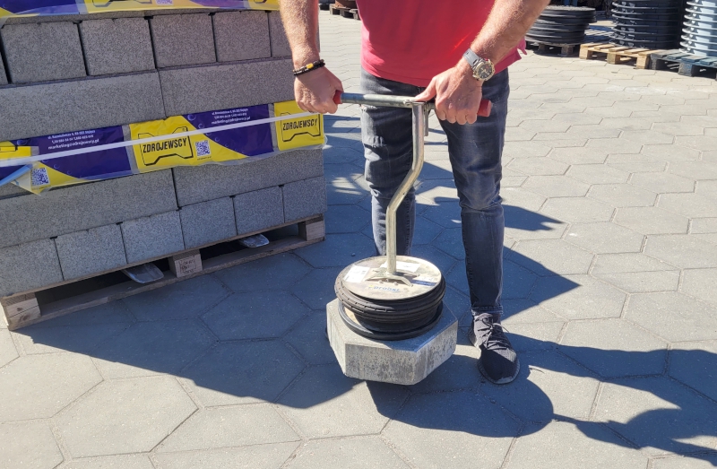 Test obciążenia trylinki betonowej